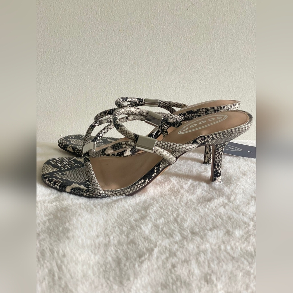 Scoop NYC Snakeskin Patterned Heels - Picture 7 of 10